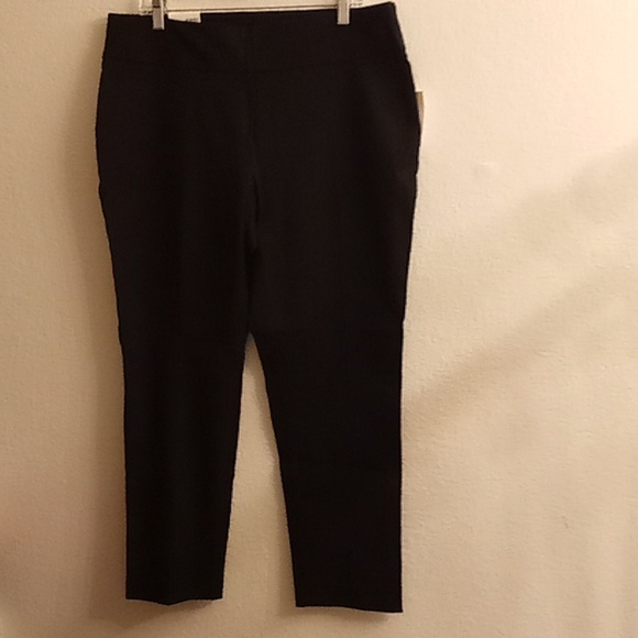Crown & Ivy Cary Flat Front Pants Size 14 Short